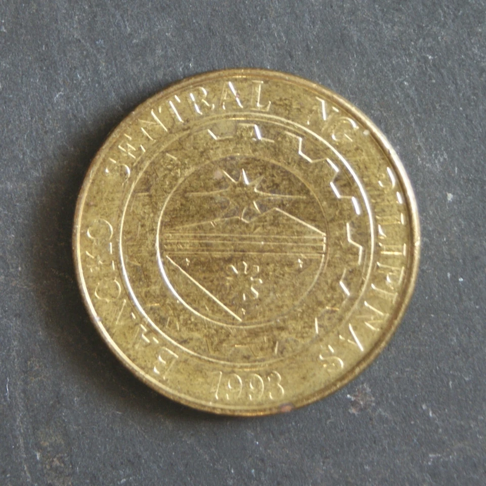 2004 25 Sentimo Coin Philippines –