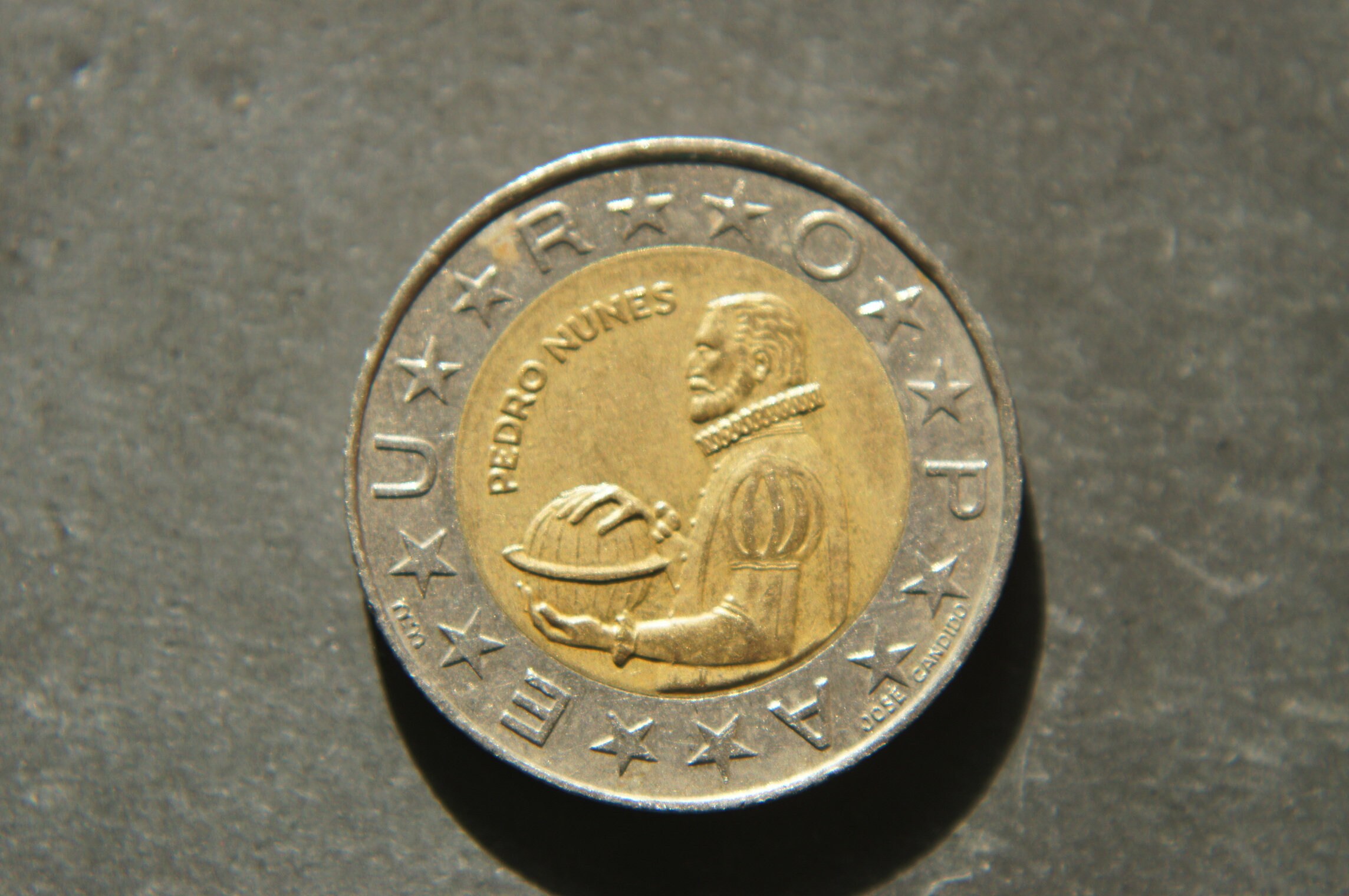 1990 100 Escudos Coin Portugal