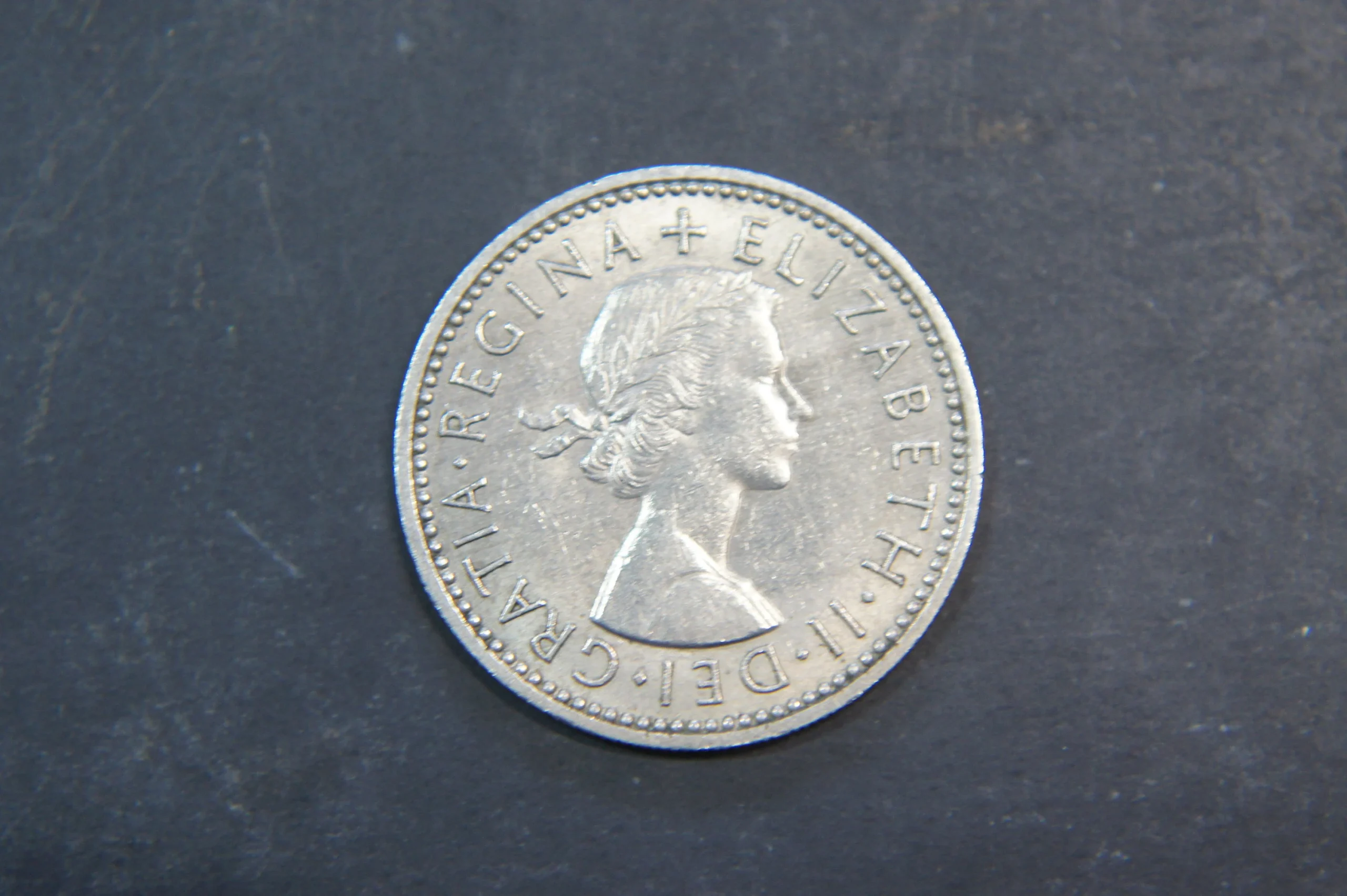 1962 English Shield Shilling Coin U.K. Elizabeth II